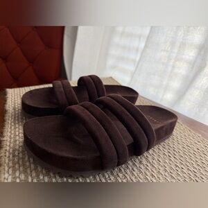 Varley Giles Quilted Slides